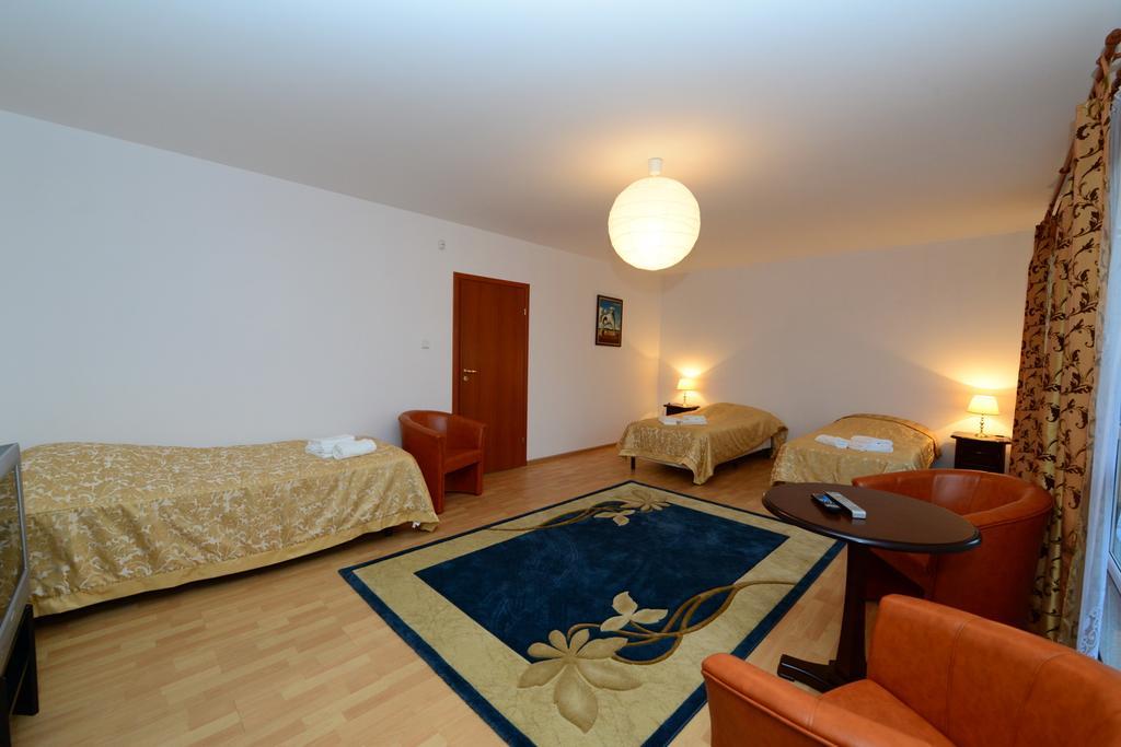 B&B Airport Modlin Nowy Dwór Mazowiecki Quarto foto